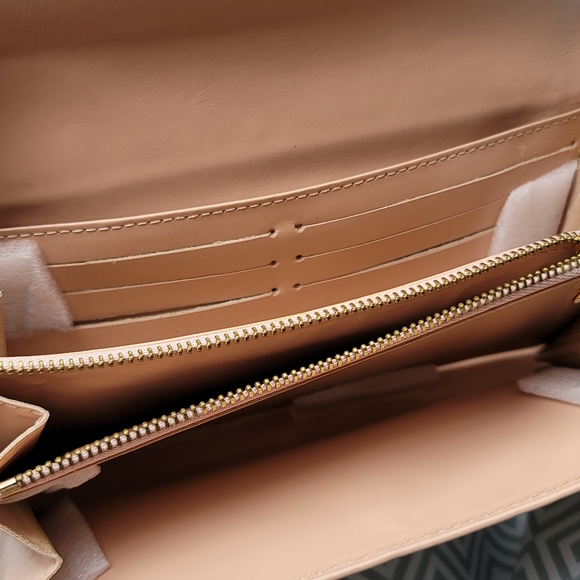 🎁Sold🎁LV Vernis Yellow... - Picture 8 of 9